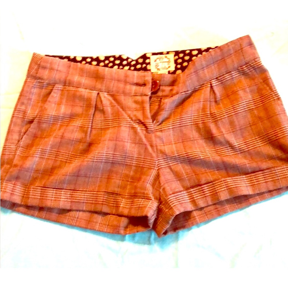 Brown plaid shorts size L super 🥰 cute